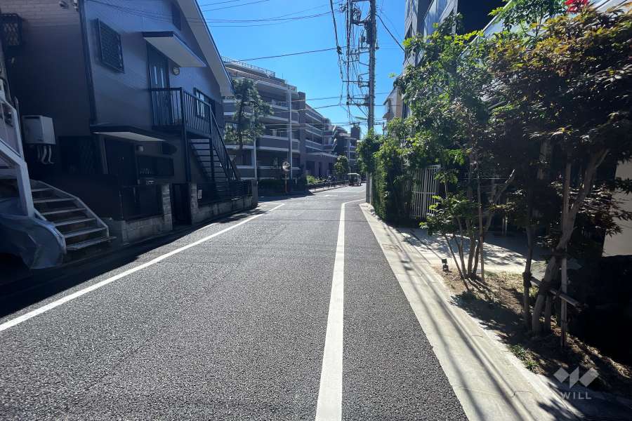 敷地南東側の前面道路