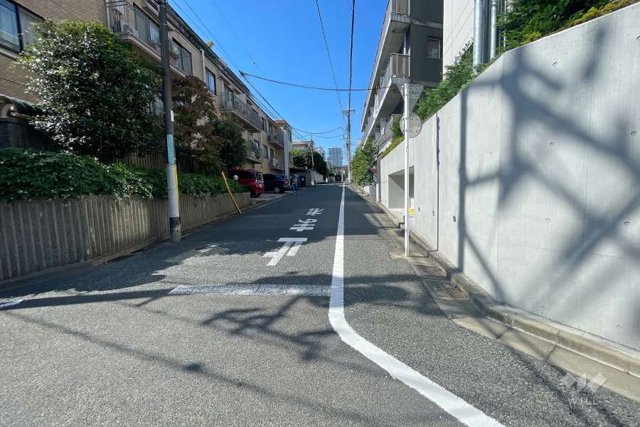 敷地南西側の前面道路