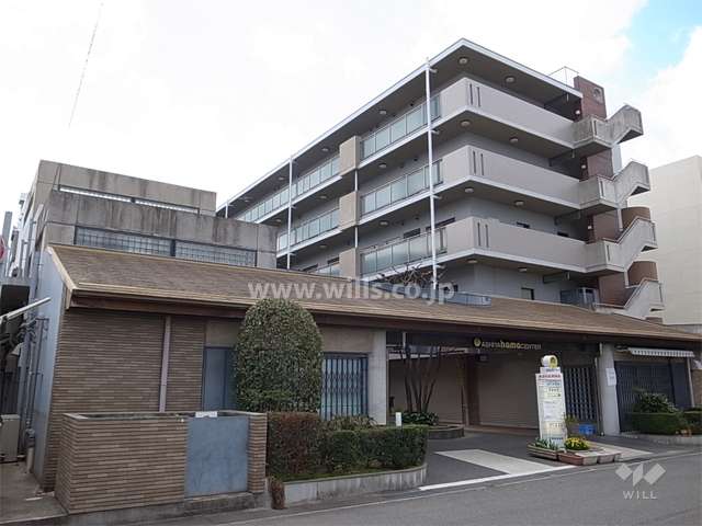 フロンテージ芦屋の外観（北東側から）　敷地の南北両面が接道しています。