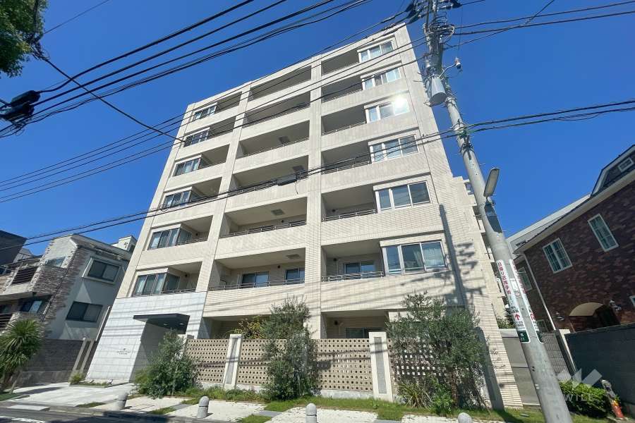 ガーデンヴィラ三軒茶屋の外観（南東側から）