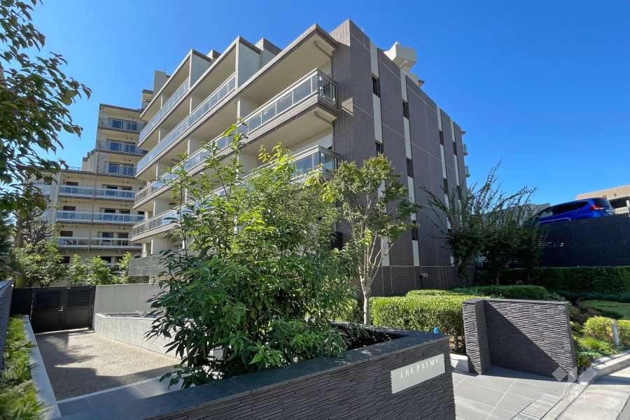 ザパームス祐天寺マスタープレイスの外観（北側から）