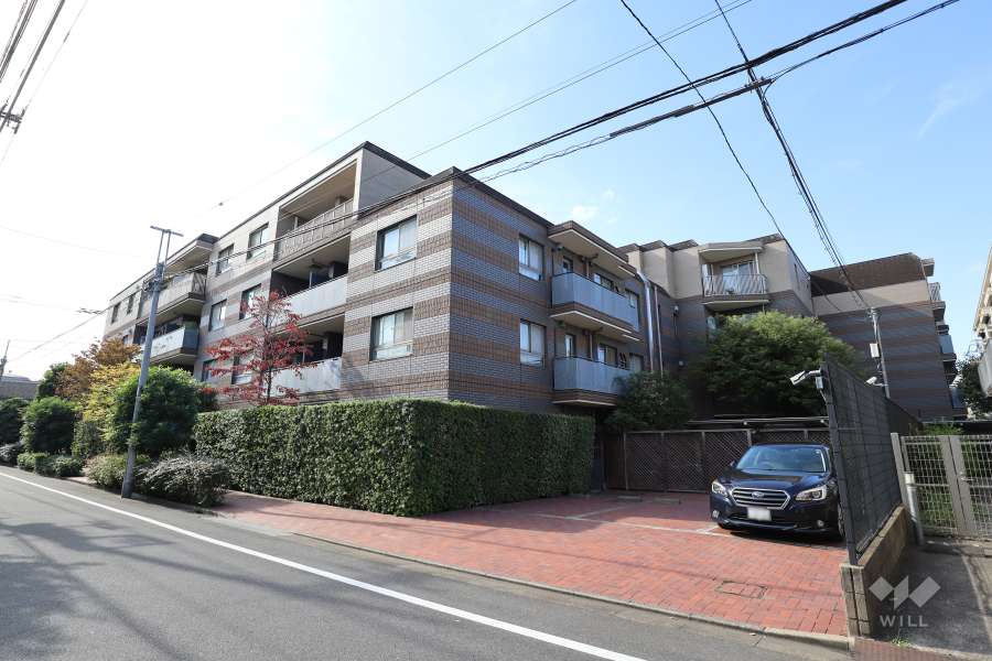 パークコート学芸大学の外観（東側から）