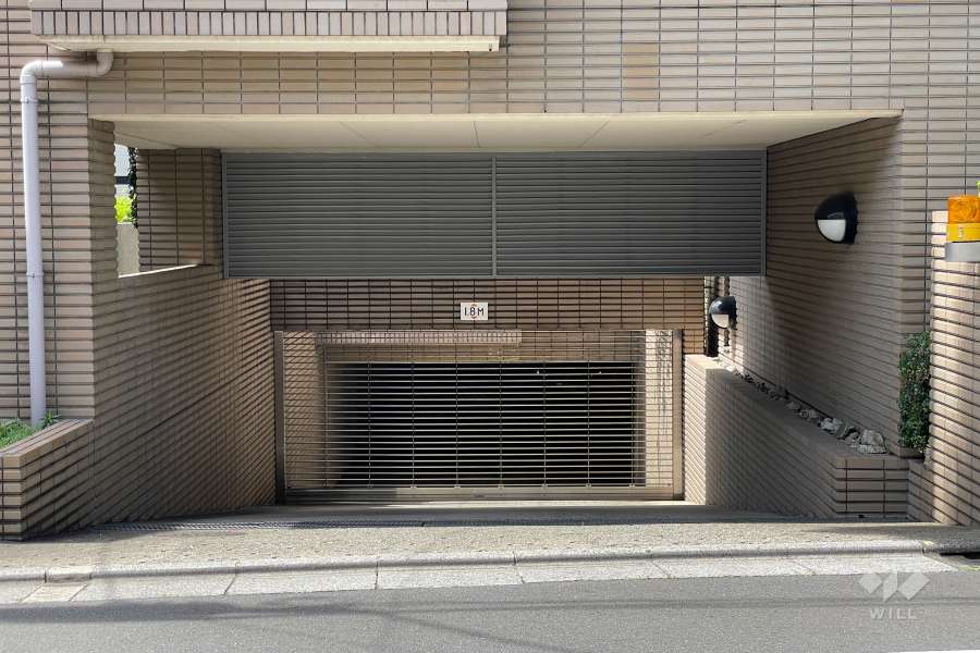 駐車場の出入り口（リングシャッター付き）　