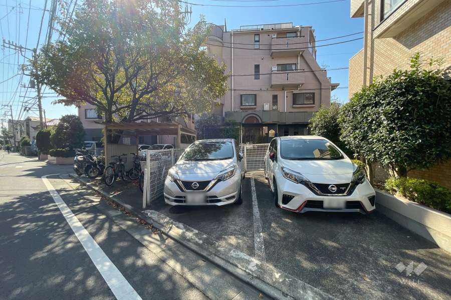 敷地内駐車場（屋外平面式）