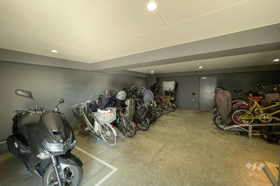 屋内に設けられた駐輪場