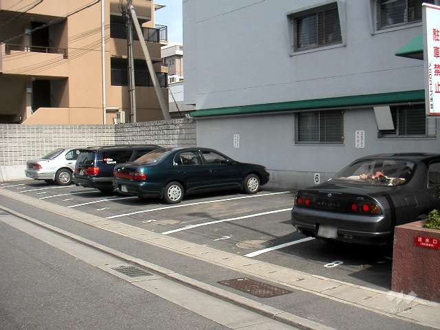 敷地内駐車場（屋外平面式）