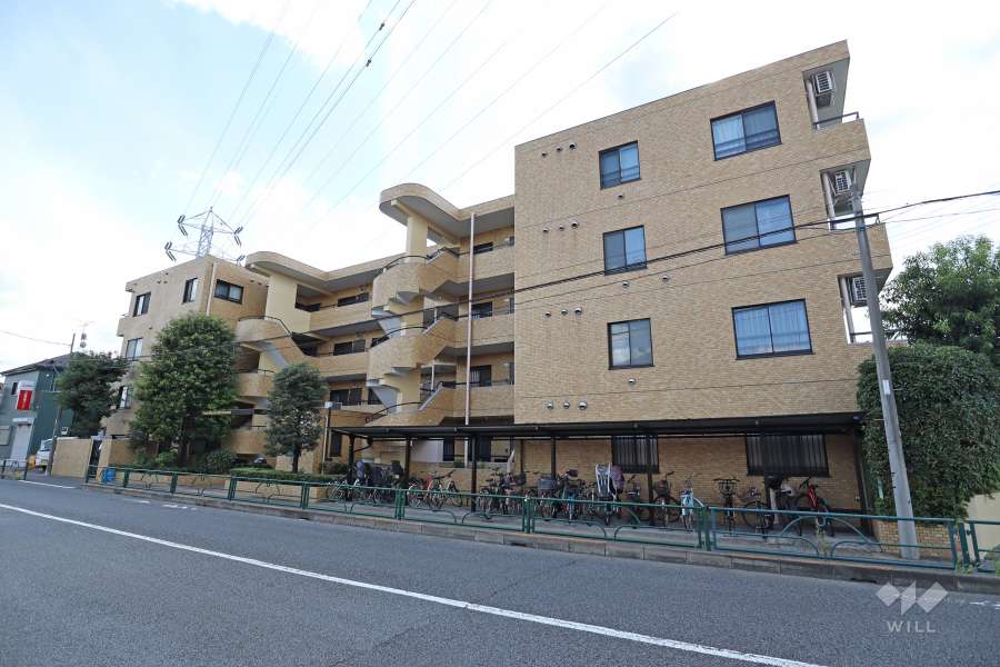 ライオンズマンション成城南の外観（北東側から）