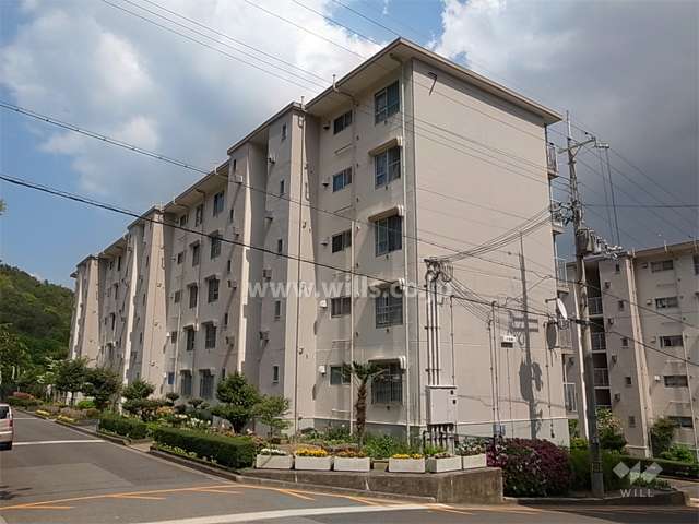 中山五月台住宅7号棟の外観（北西側から）