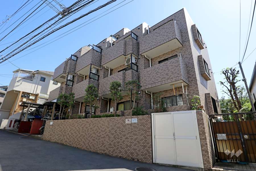 ライオンズマンション成城東の外観（北側から）