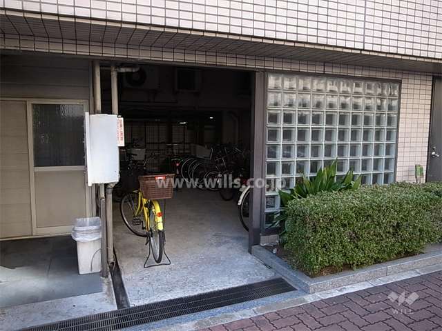 屋内にある駐輪場