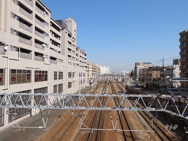 敷地の南側にはJR東海道本線が走っています。