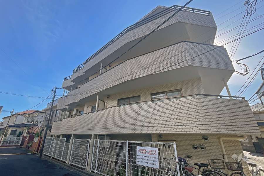 ワールドパレス成城の外観（北西側から）