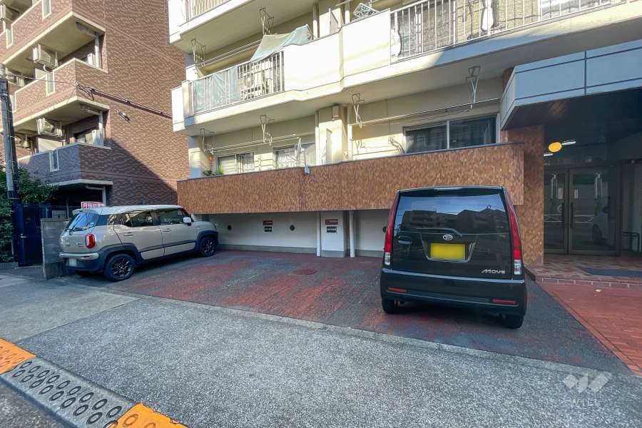 敷地内駐車場（屋外平面式）