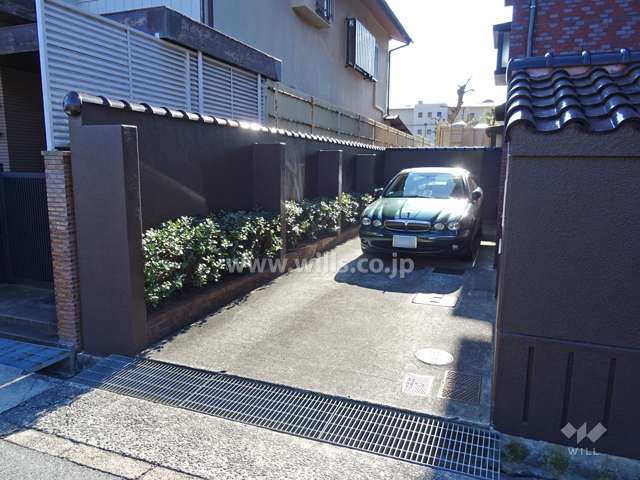 敷地内駐車場（屋外平面式）