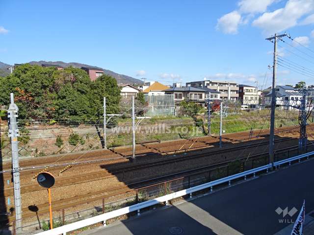 敷地南側にはJR東海道本線が走っています。