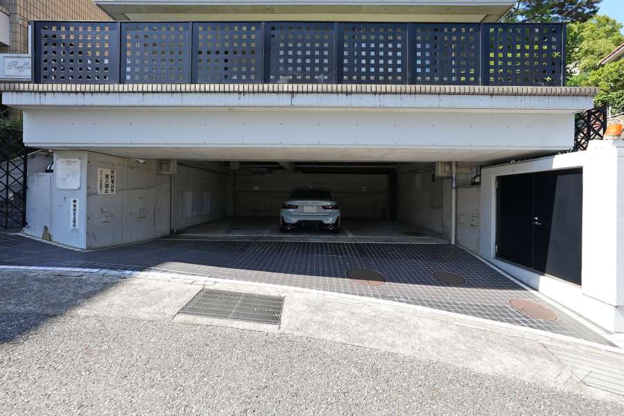 敷地内駐車場（屋内平面式）