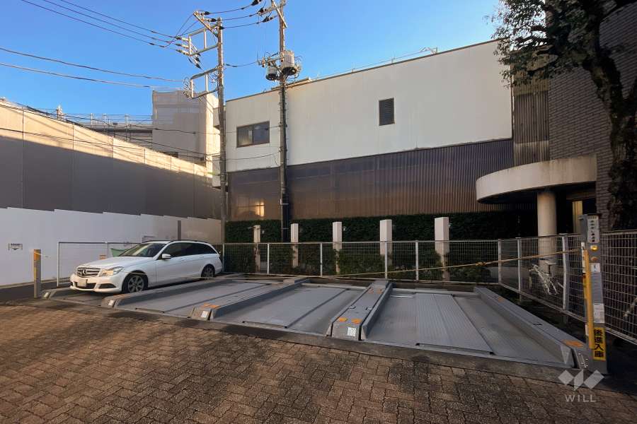 敷地内駐車場（屋外機械式・ロボットゲート付き）