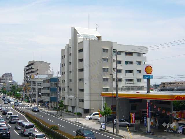 ランジェ芦屋の外観（北西側から・遠景）　前面道路は国道2号線です。