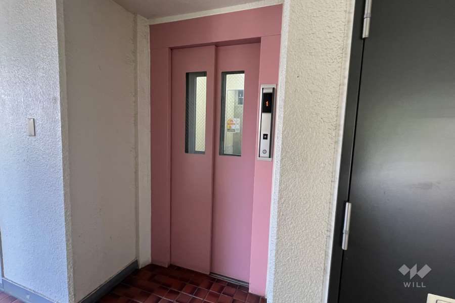 共用のエレベーター