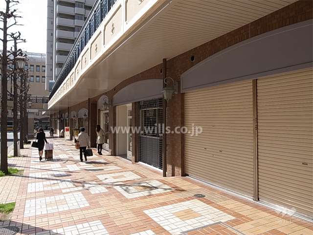 1階と2階は店舗になっています。
