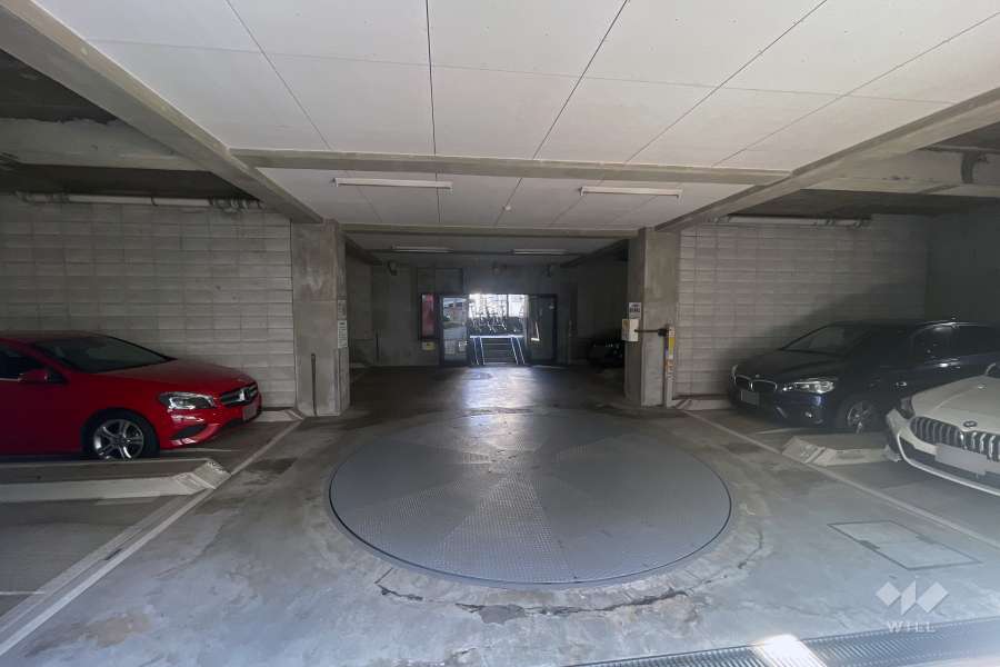 敷地内駐車場（屋内機械式）