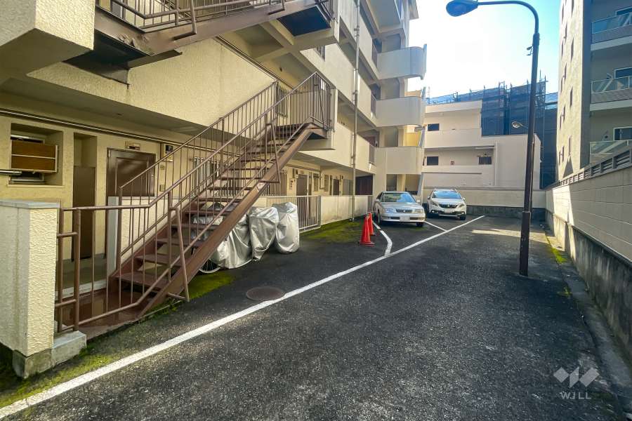 敷地内駐車場（屋外平面式）