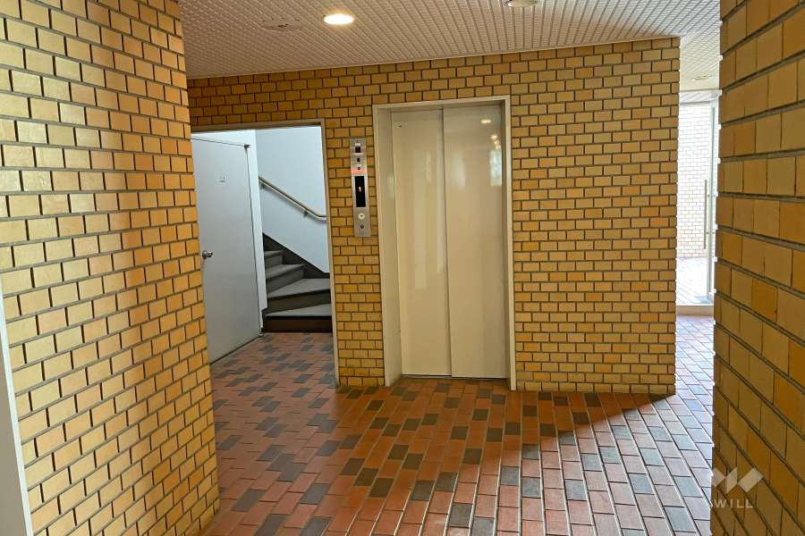 共用のエレベーター