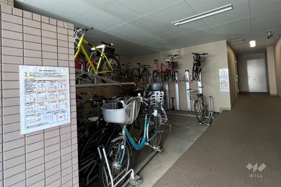 屋内に設けられた駐輪場