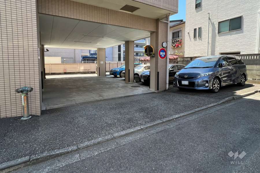駐車場の出入り口