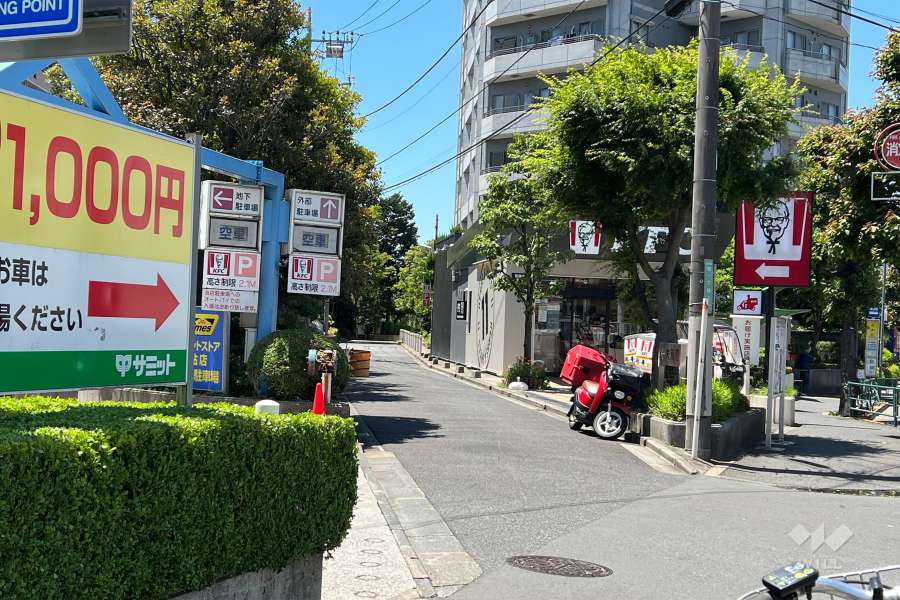 敷地の南東側道路