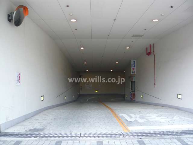 駐車場出入り口