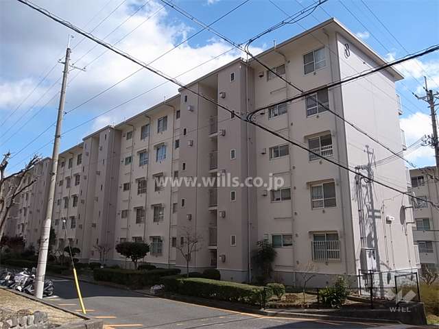 中山五月台住宅8号棟の外観（北西側から）