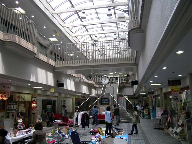 エントランスはオートロック付きです。