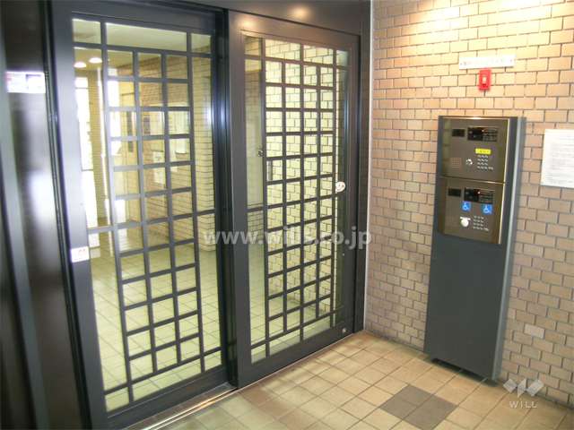 敷地南側の前面道路