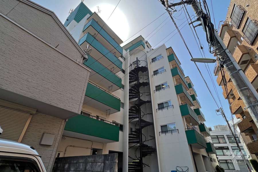 ライオンズマンション経堂の外観（北西側から）