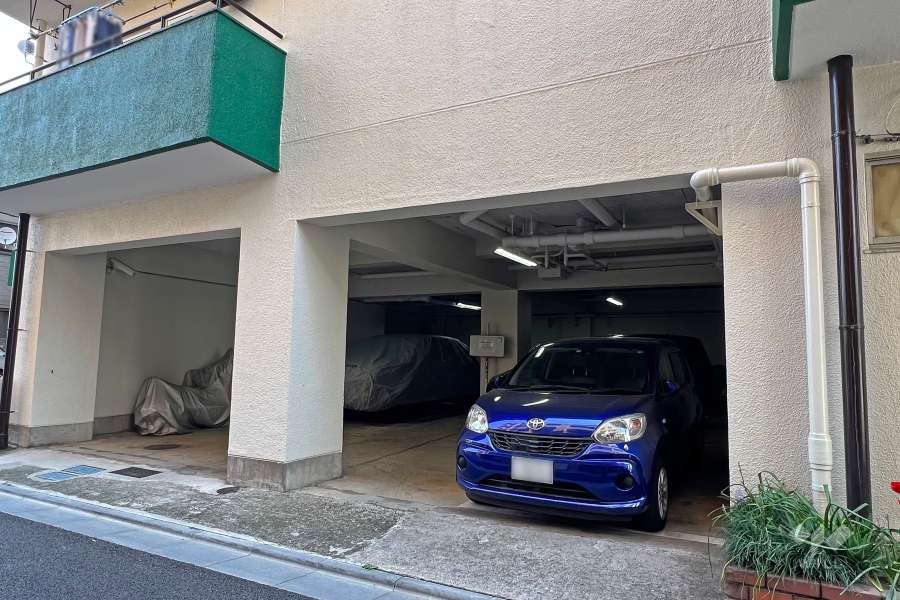敷地内駐車場（屋内平面式）