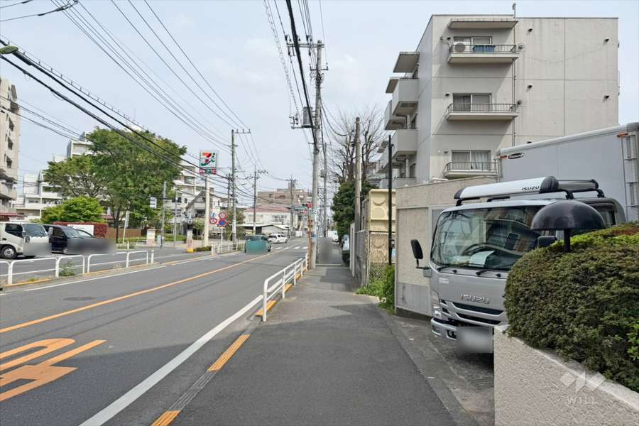 敷地北側の前面道路　