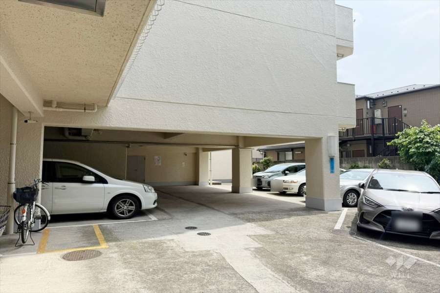 敷地内駐車場（屋内平面式と屋外平面式）