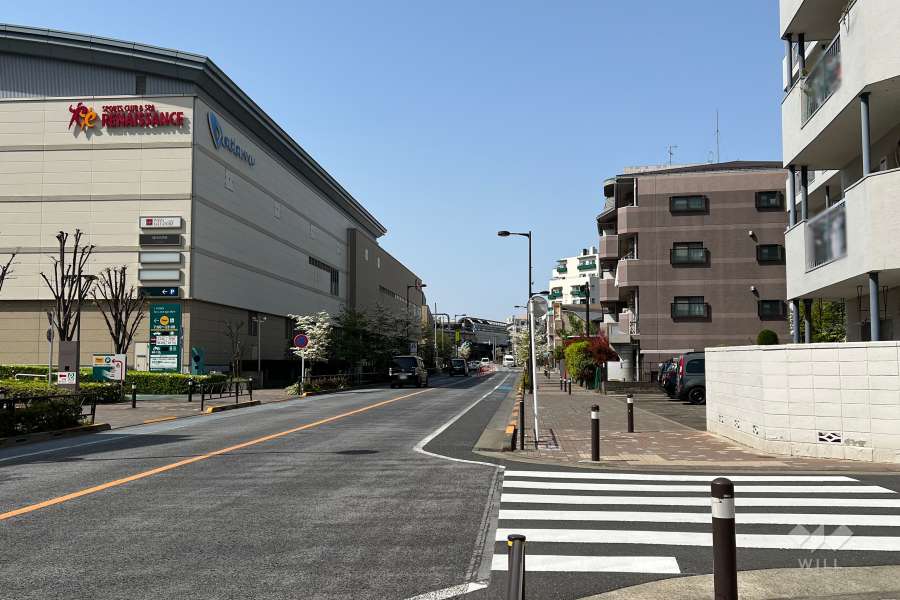 敷地南東側の前面道路