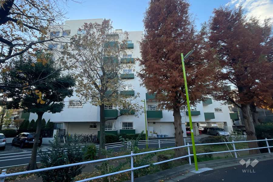 ライオンズマンション経堂第２の外観（北東側から）