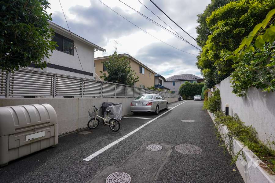 敷地内駐車場（屋外平面式）・駐輪場、バイク置場
