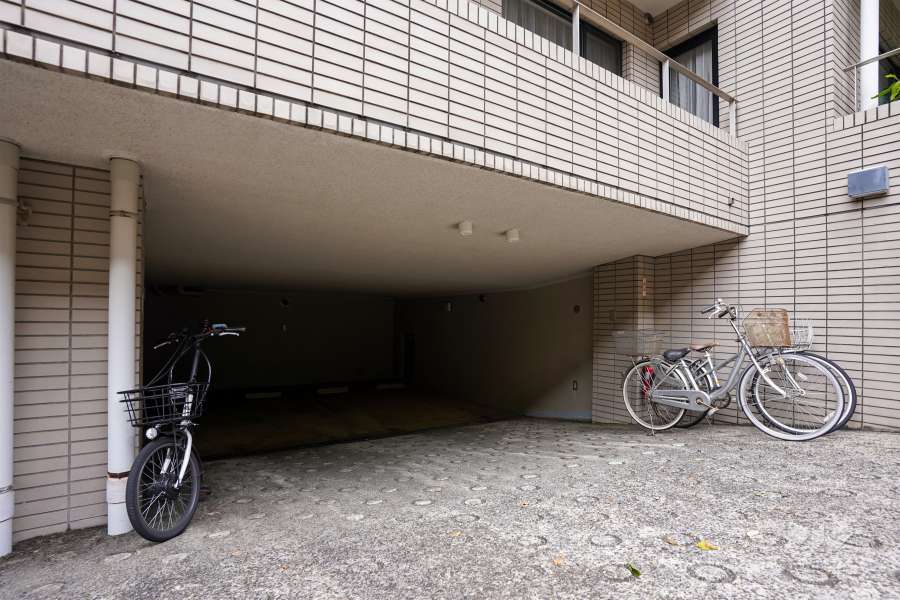 敷地内駐車場（屋内平面式）