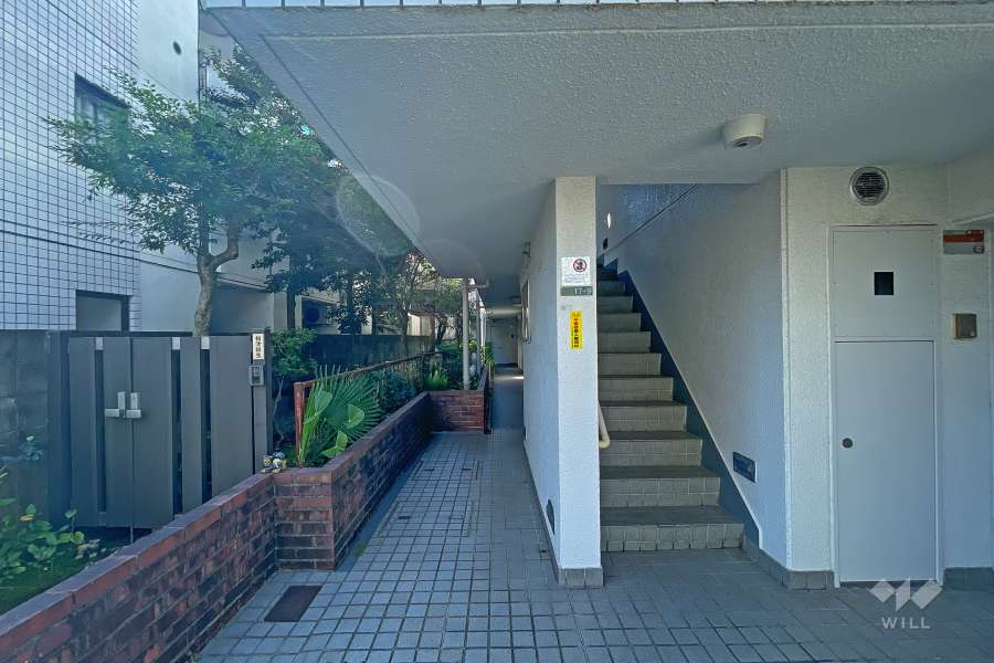 敷地の入り口