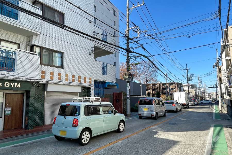 敷地北東側の前面道路　