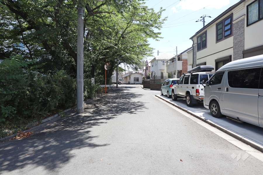 敷地北西側の前面道路