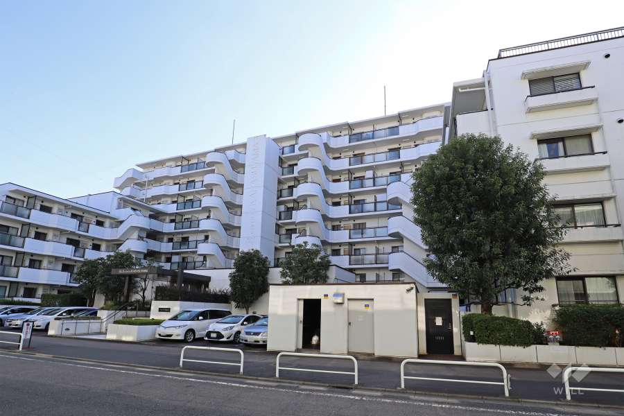 東急ドエルアルス千歳烏山の外観（北側から）