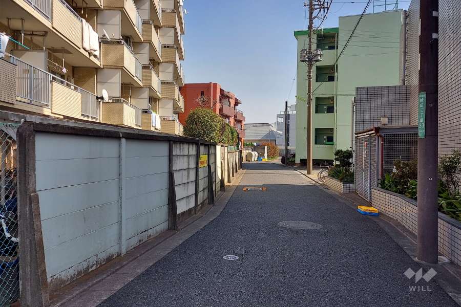 敷地南西側の前面道路