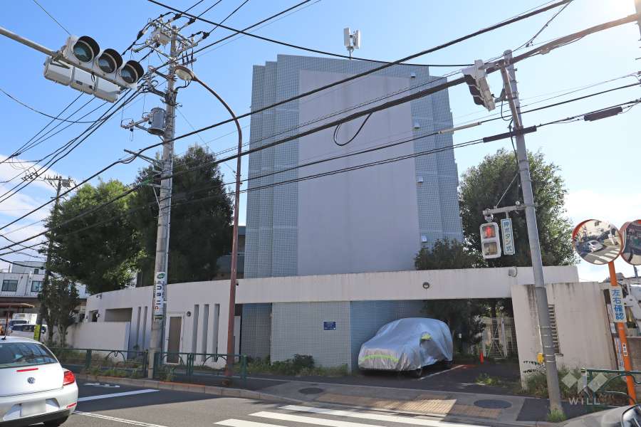 ユーコート千歳烏山の外観（北西側から）
