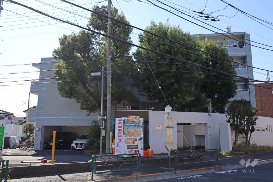 ユーコート千歳烏山の外観（東側から）