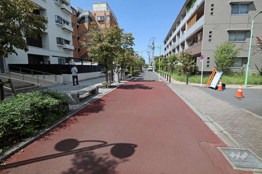 敷地北側の前面道路